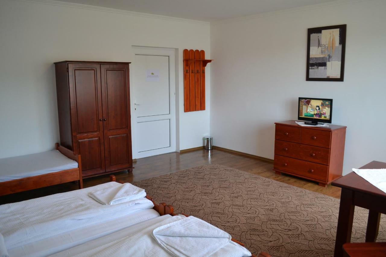 Margareta Vendeghaz Hotel Lupeni  Bagian luar foto
